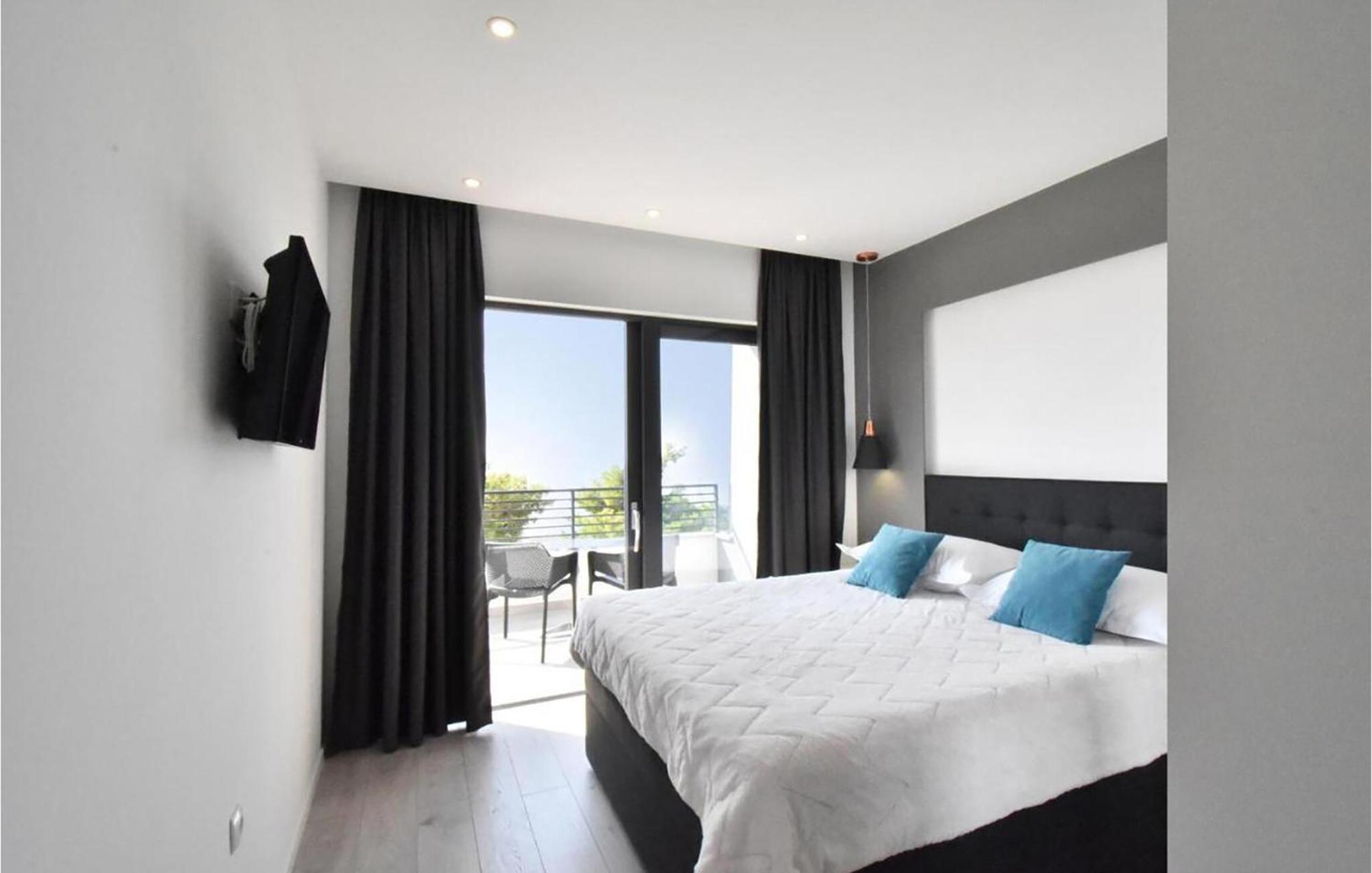Stunning In With Wifi Makarska